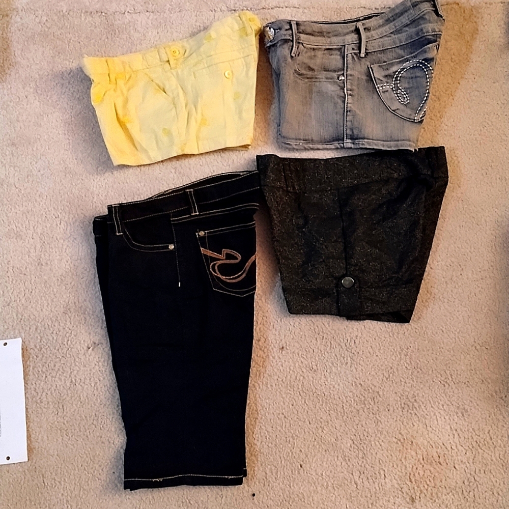 Size 5 shorts bundle! 2 South Pole shorts size 5, YNQ size 5, and a medium Pyram